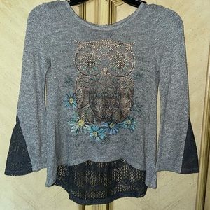 Arizona Gray Gold Metallic Owl Floral Lace Back Flare Sleeve Shirt